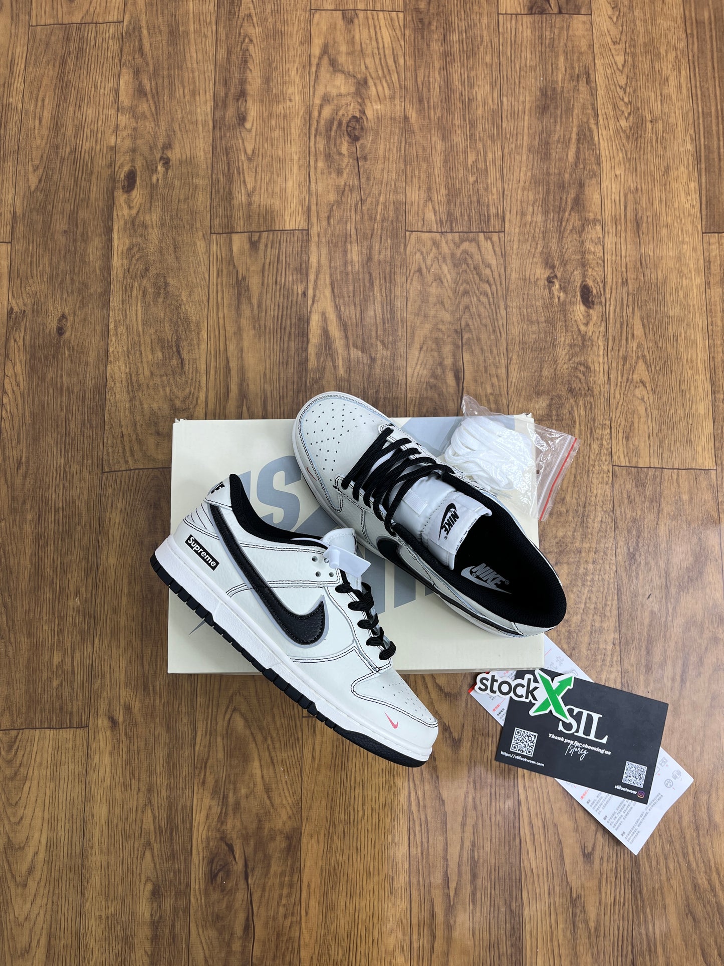 Supreme x SB Dunk Low Dark Red Off White RM2308-235