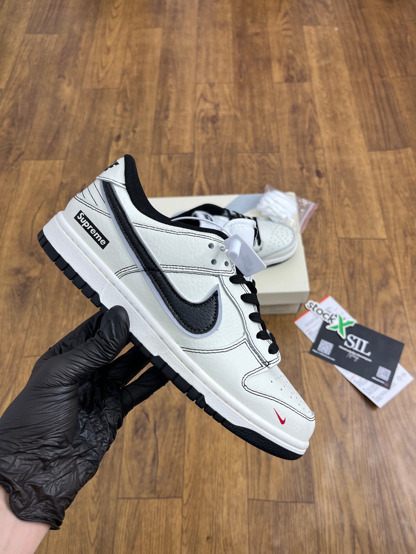 Supreme x SB Dunk Low Dark Red Off White RM2308-235